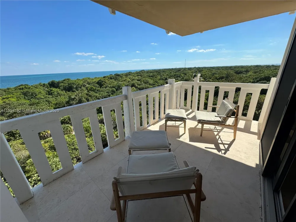 1121 Crandon Blvd #D608 Key Biscayne, FL 33149