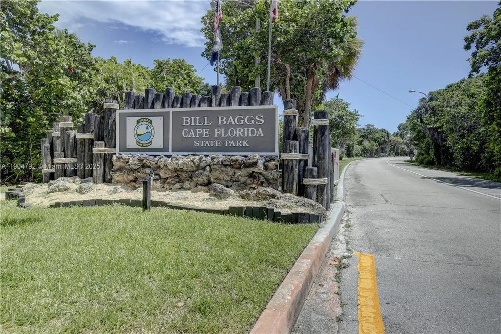 1121 Crandon Blvd #D608 Key Biscayne, FL 33149