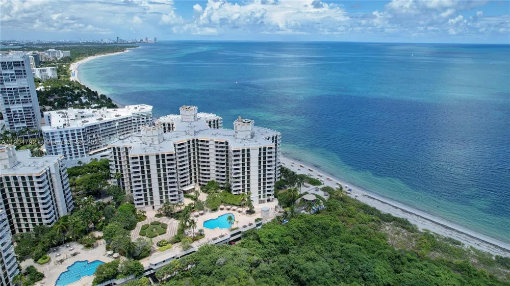 1121 Crandon Blvd #D608 Key Biscayne, FL 33149