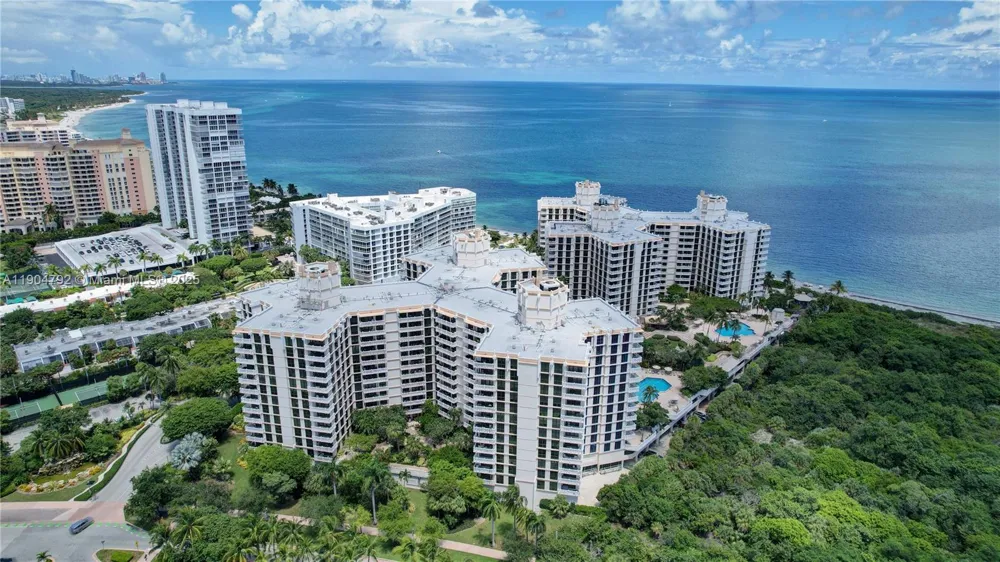 1121 Crandon Blvd #D608 Key Biscayne, FL 33149