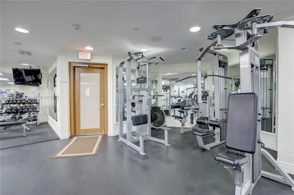 1121 Crandon Blvd #D608 Key Biscayne, FL 33149