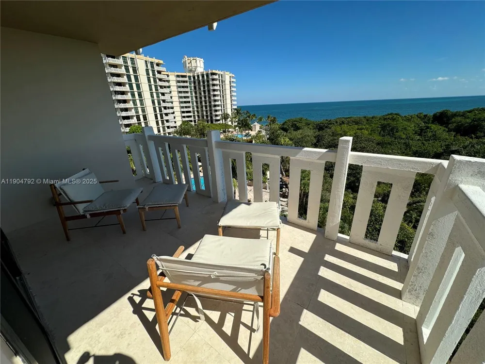 1121 Crandon Blvd #D608 Key Biscayne, FL 33149