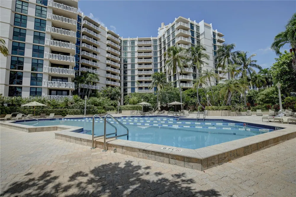 1121 Crandon Blvd #D608 Key Biscayne, FL 33149