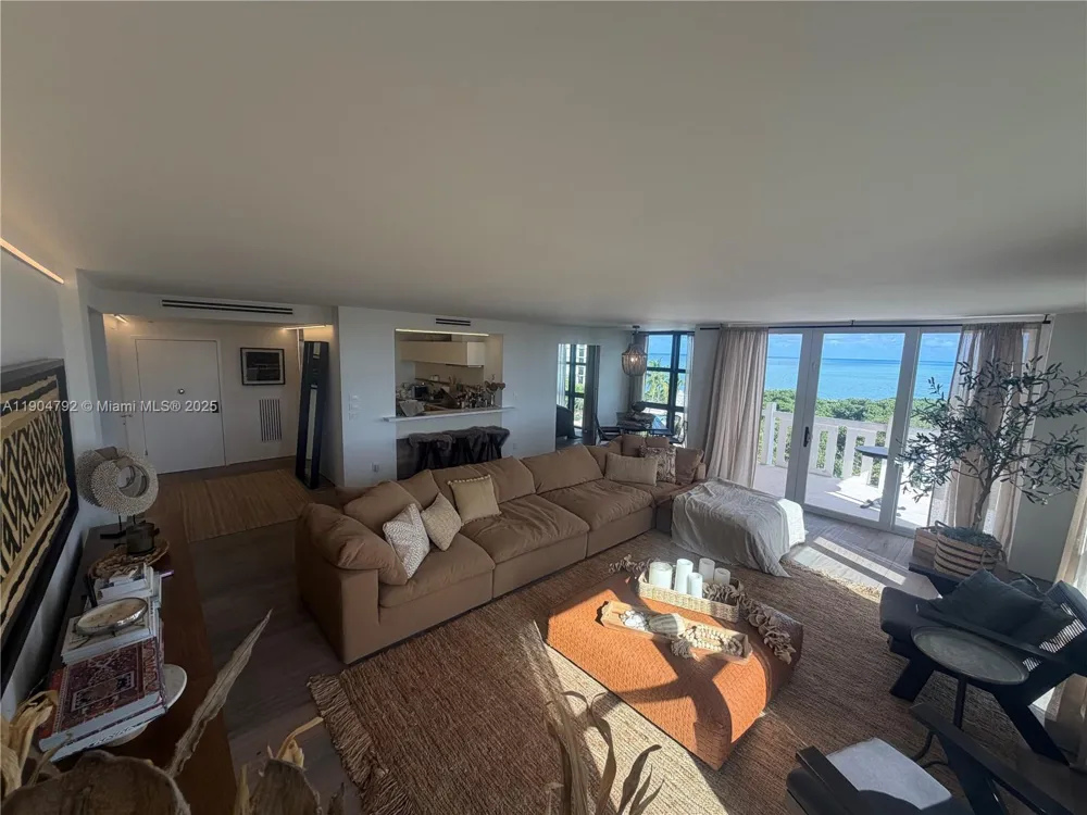 1121 Crandon Blvd #D608 Key Biscayne, FL 33149