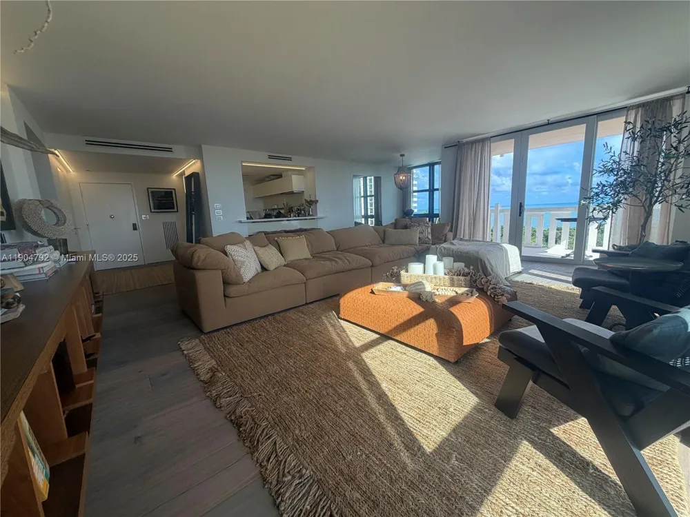 1121 Crandon Blvd #D608 Key Biscayne, FL 33149