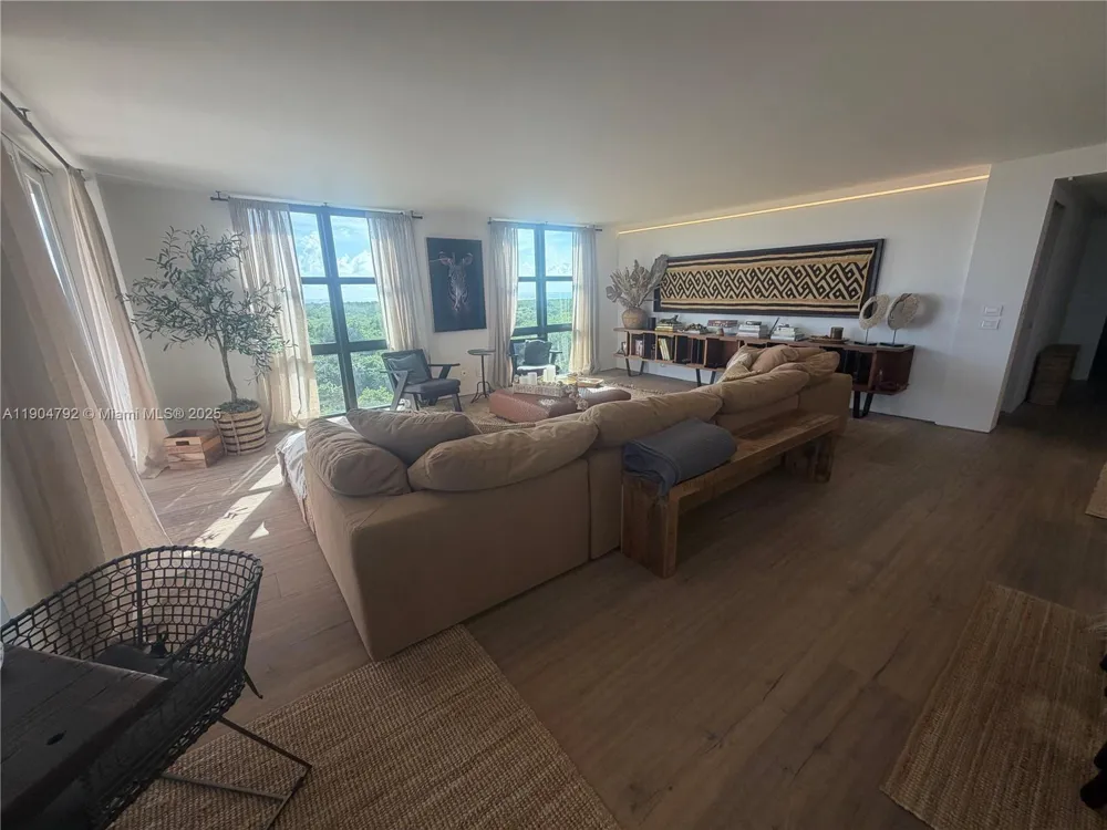 1121 Crandon Blvd #D608 Key Biscayne, FL 33149