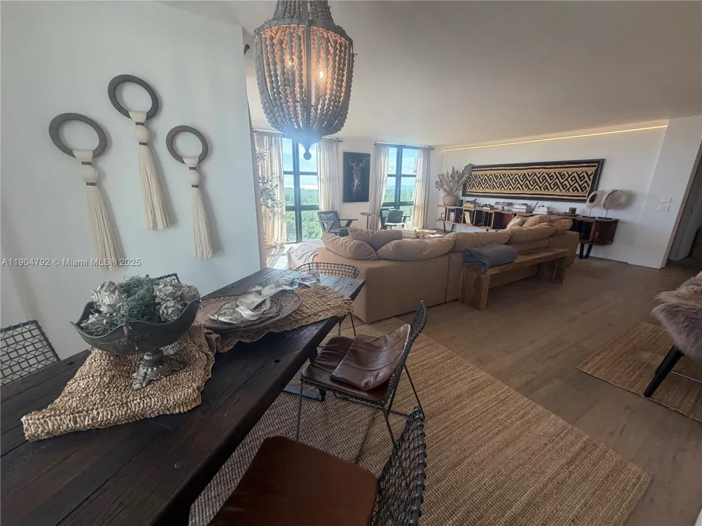 1121 Crandon Blvd #D608 Key Biscayne, FL 33149