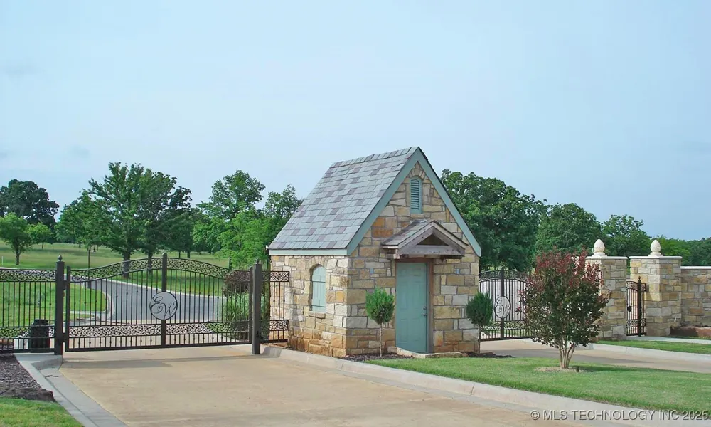 1065 Edgewater Boulevard Tahlequah, OK 74464