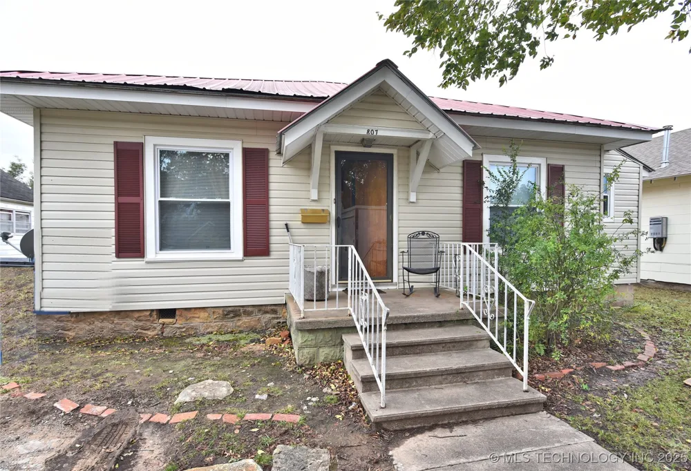 807 S Price Avenue Hominy, OK 74035