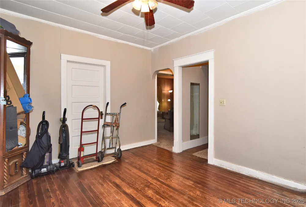 807 S Price Avenue Hominy, OK 74035
