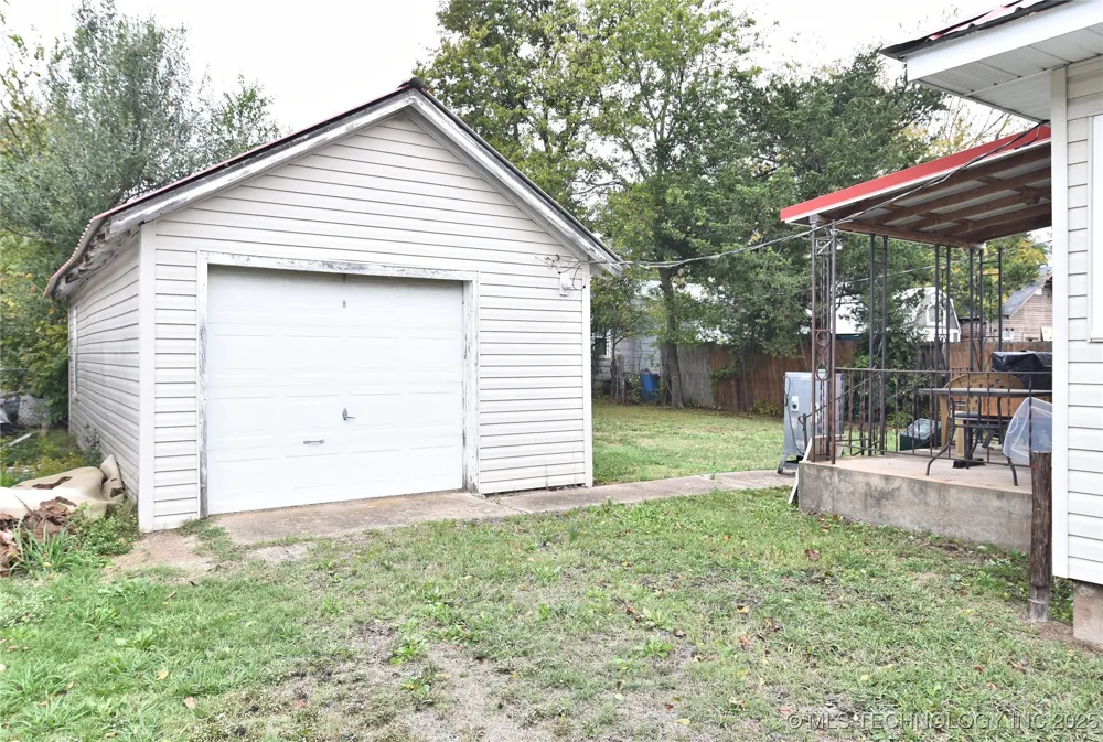 807 S Price Avenue Hominy, OK 74035