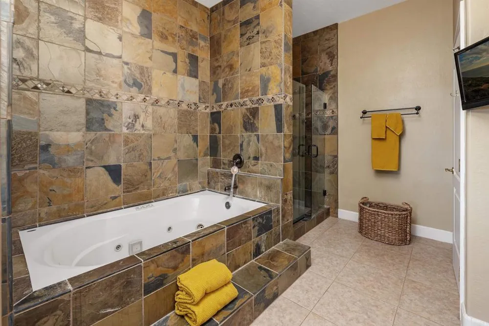 2016 S Grade Road Alpine, CA 91901
