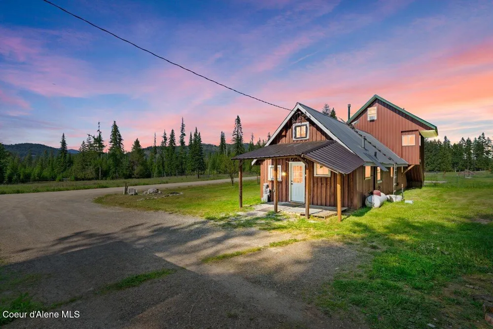 929 Irish Rd Sagle, ID 83860
