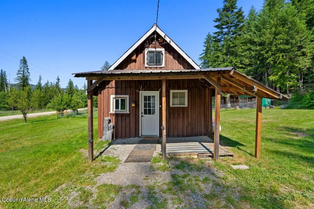 929 Irish Rd Sagle, ID 83860