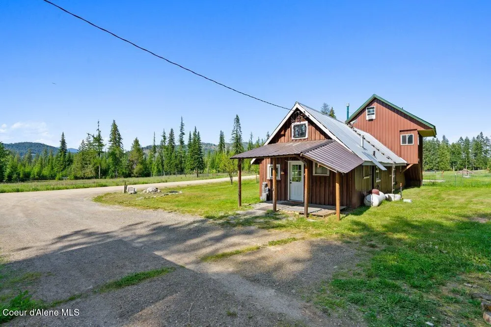 929 Irish Rd Sagle, ID 83860