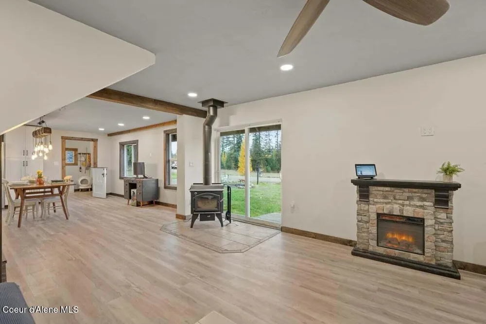 929 Irish Rd Sagle, ID 83860