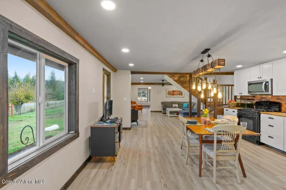 929 Irish Rd Sagle, ID 83860