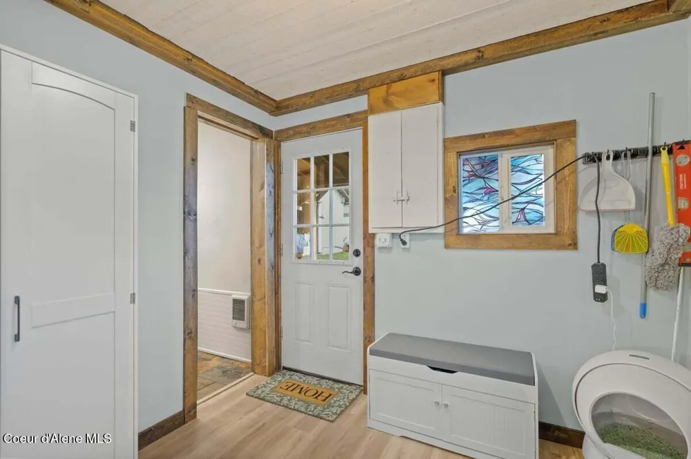 929 Irish Rd Sagle, ID 83860
