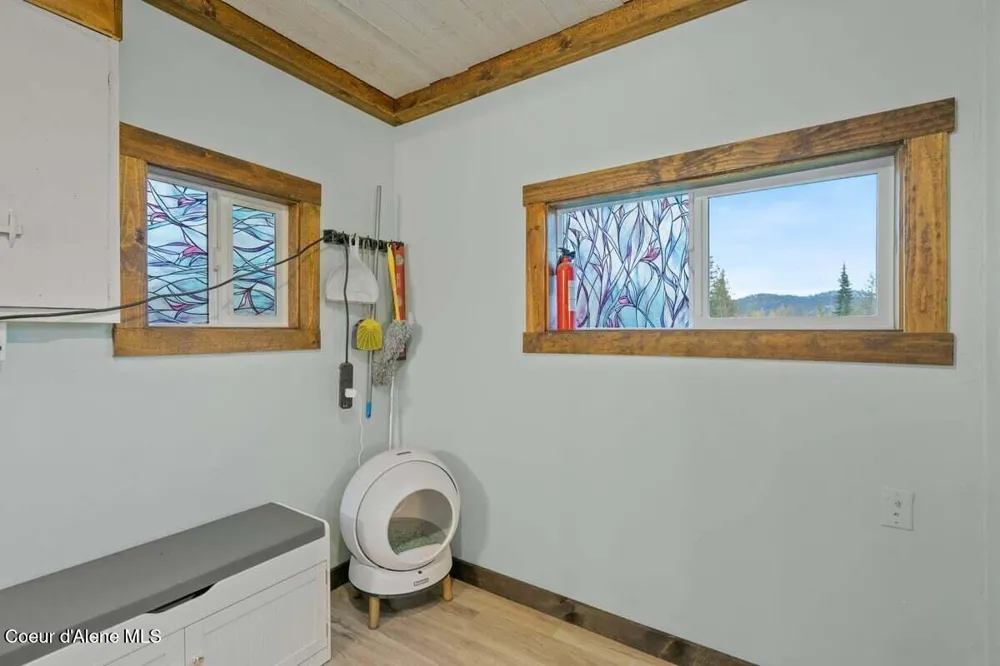 929 Irish Rd Sagle, ID 83860