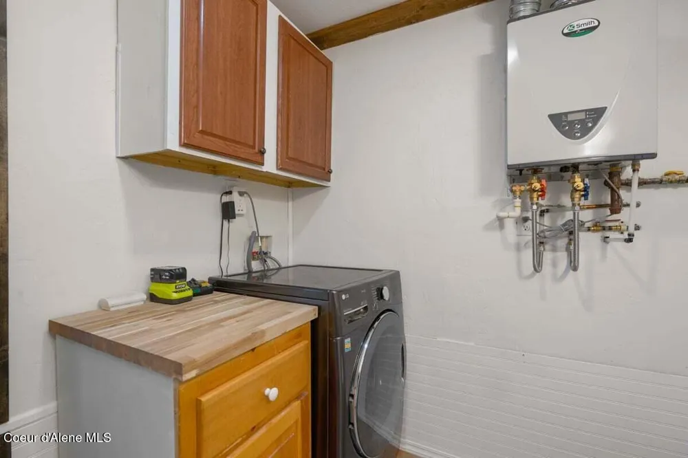 929 Irish Rd Sagle, ID 83860