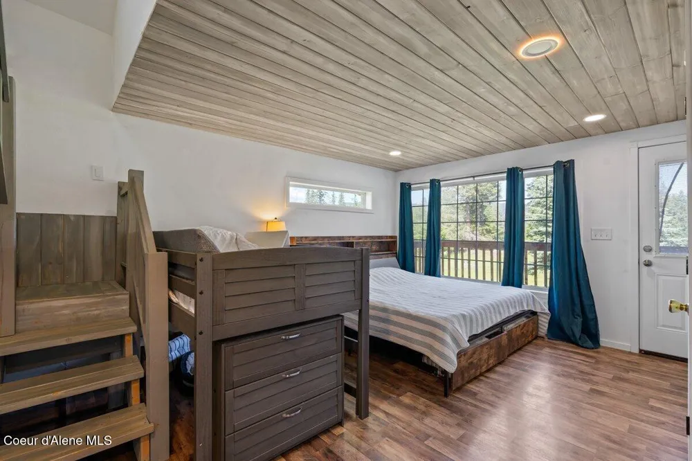 929 Irish Rd Sagle, ID 83860