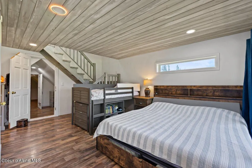 929 Irish Rd Sagle, ID 83860