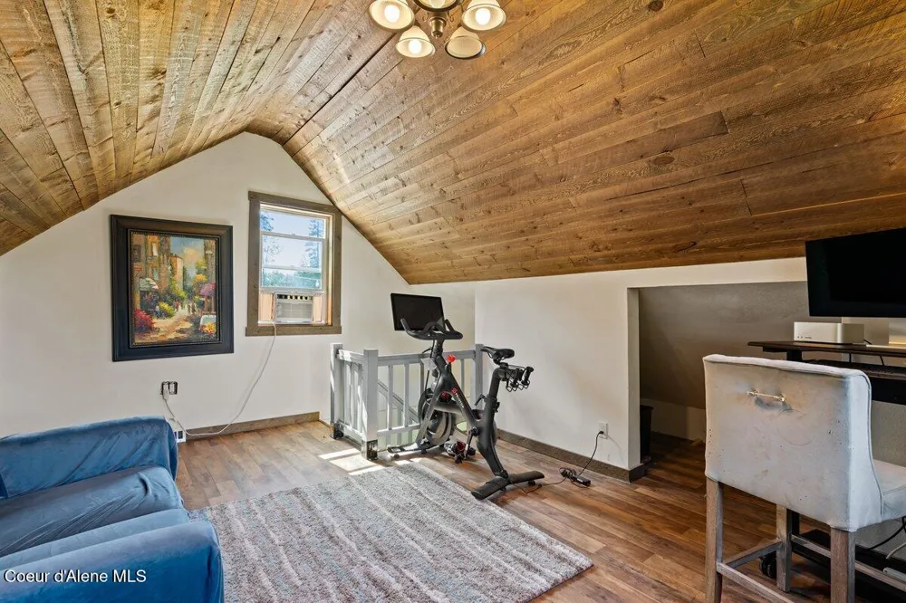 929 Irish Rd Sagle, ID 83860