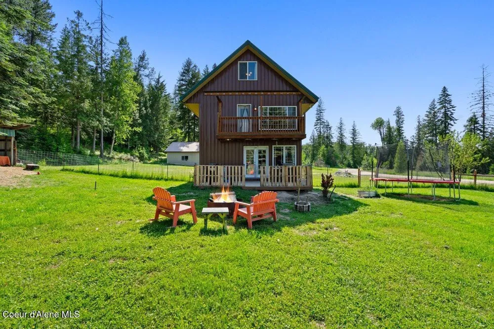 929 Irish Rd Sagle, ID 83860