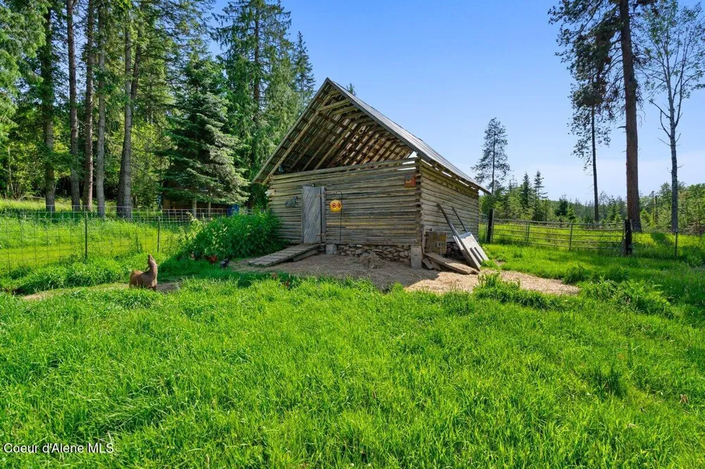 929 Irish Rd Sagle, ID 83860