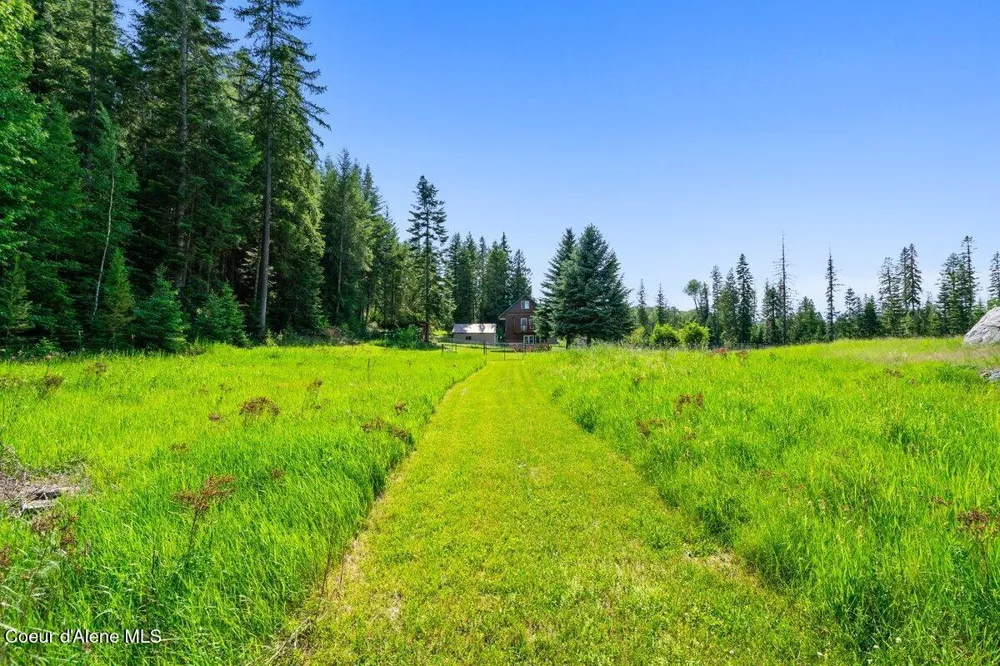 929 Irish Rd Sagle, ID 83860