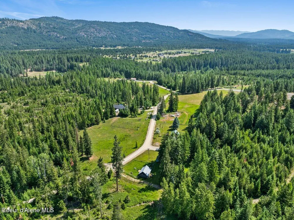 929 Irish Rd Sagle, ID 83860