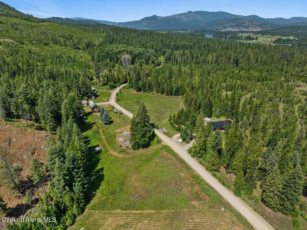 929 Irish Rd Sagle, ID 83860