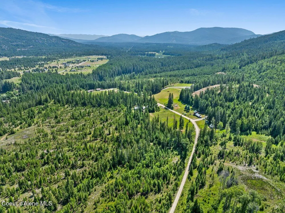 929 Irish Rd Sagle, ID 83860