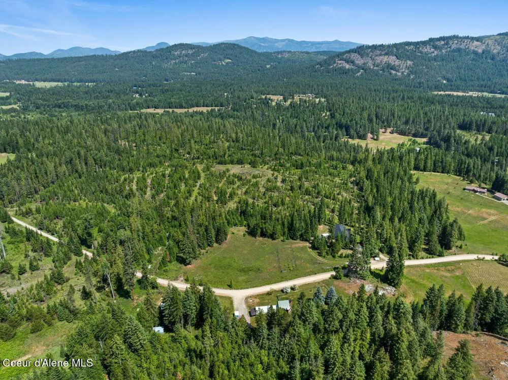 929 Irish Rd Sagle, ID 83860