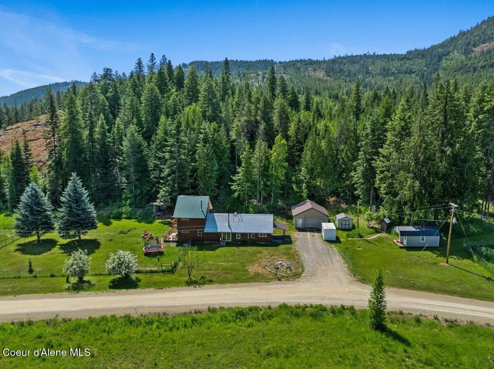 929 Irish Rd Sagle, ID 83860