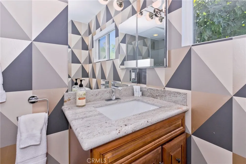 1057 E Marshall Way Palm Springs, CA 92262