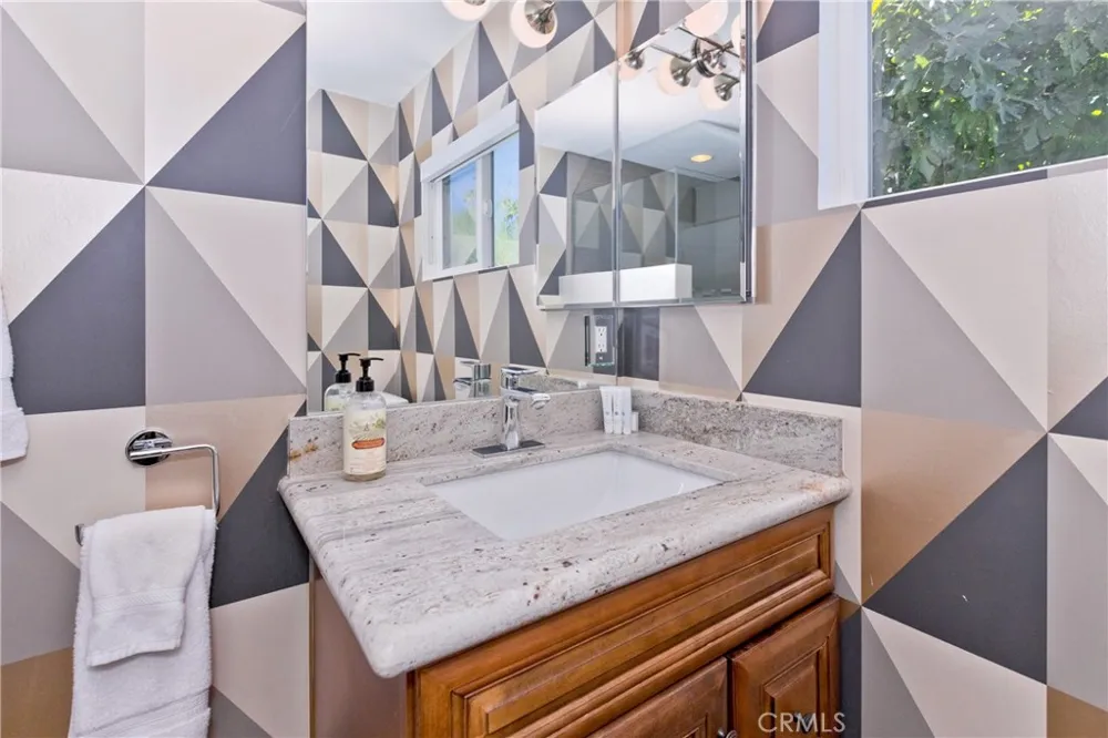 1057 E Marshall Way Palm Springs, CA 92262