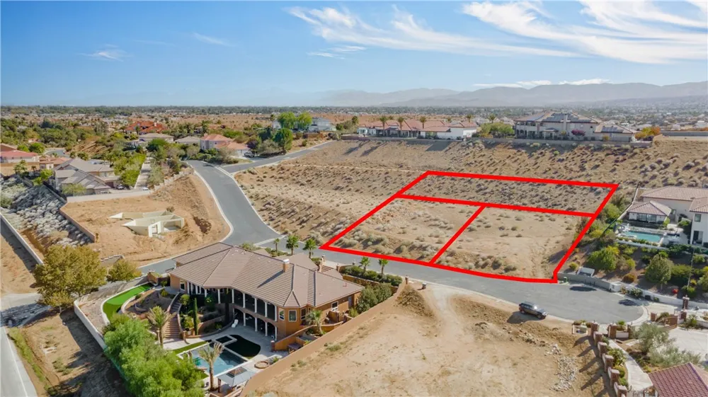 Camino Vista Quartz Hill, CA 93536