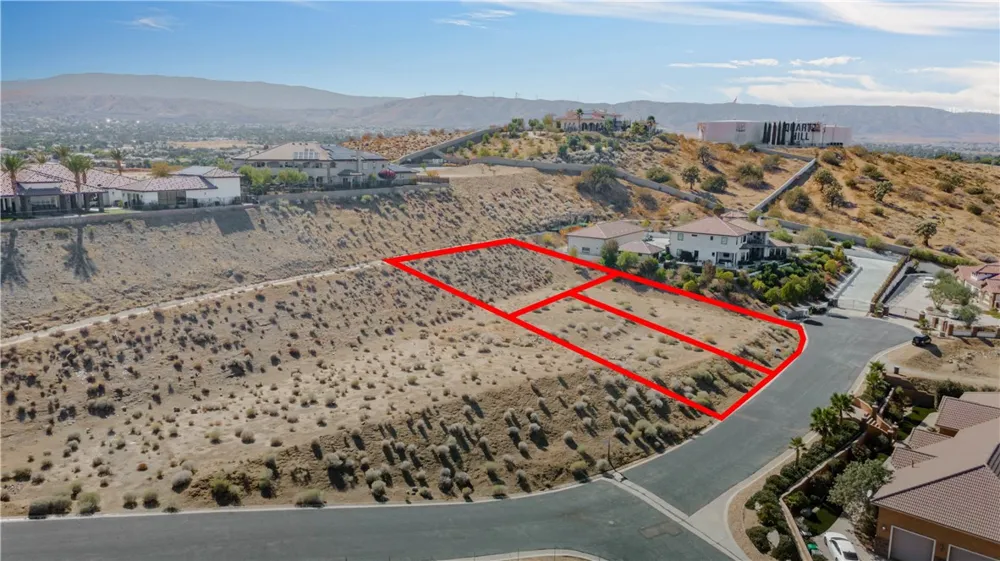 Camino Vista Quartz Hill, CA 93536