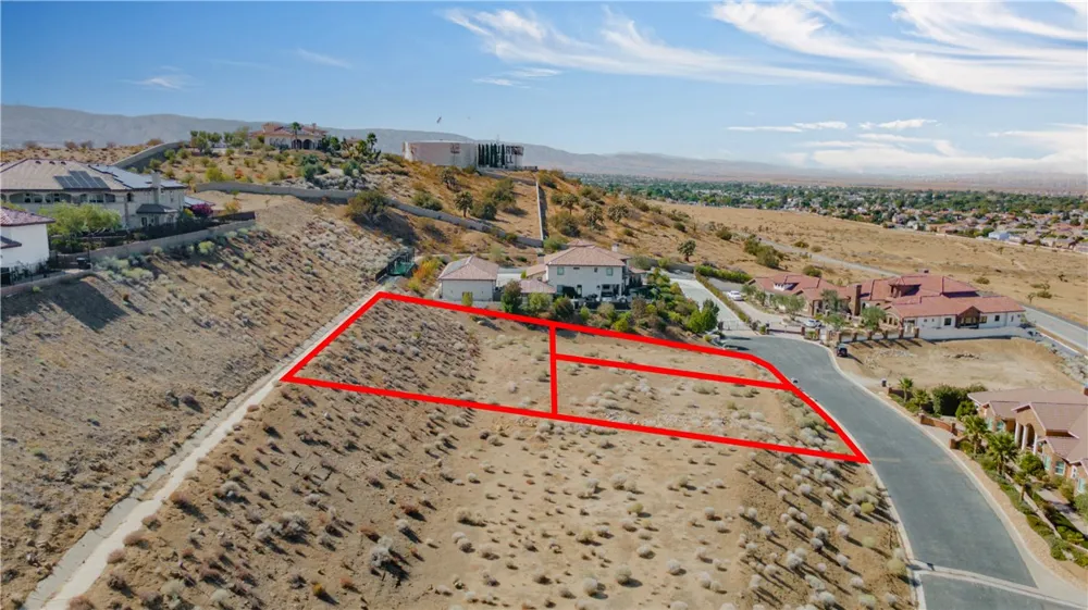 Camino Vista Quartz Hill, CA 93536