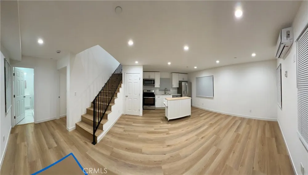18654 Runnymede St. 1/2 Reseda, CA 91335