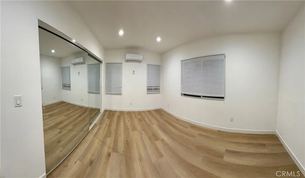 18654 Runnymede St. 1/2 Reseda, CA 91335