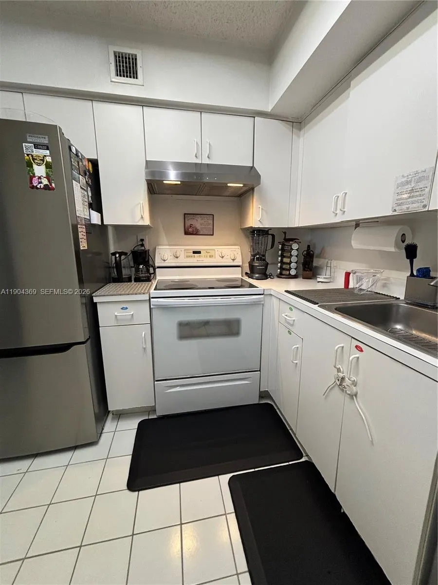 3300 NE 191st St #1403 Aventura, FL 33180