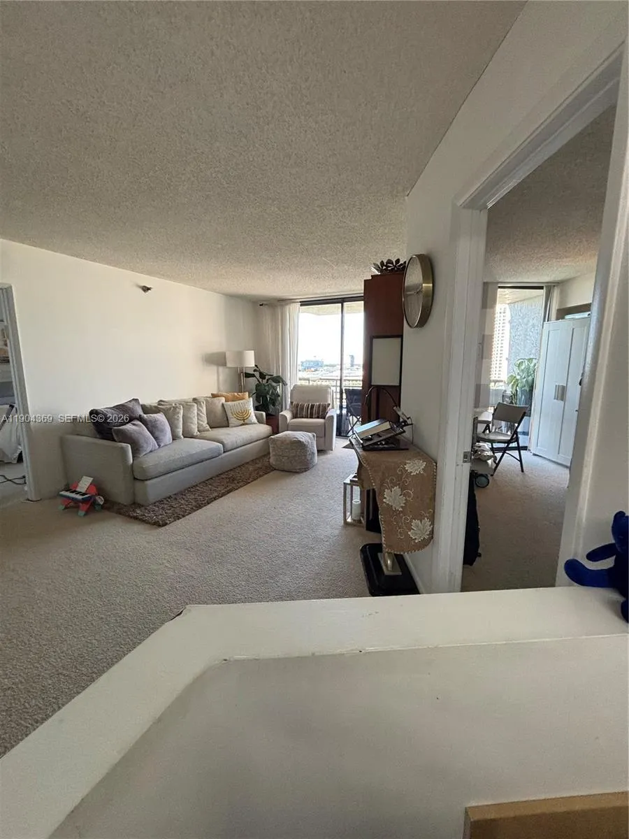 3300 NE 191st St #1403 Aventura, FL 33180