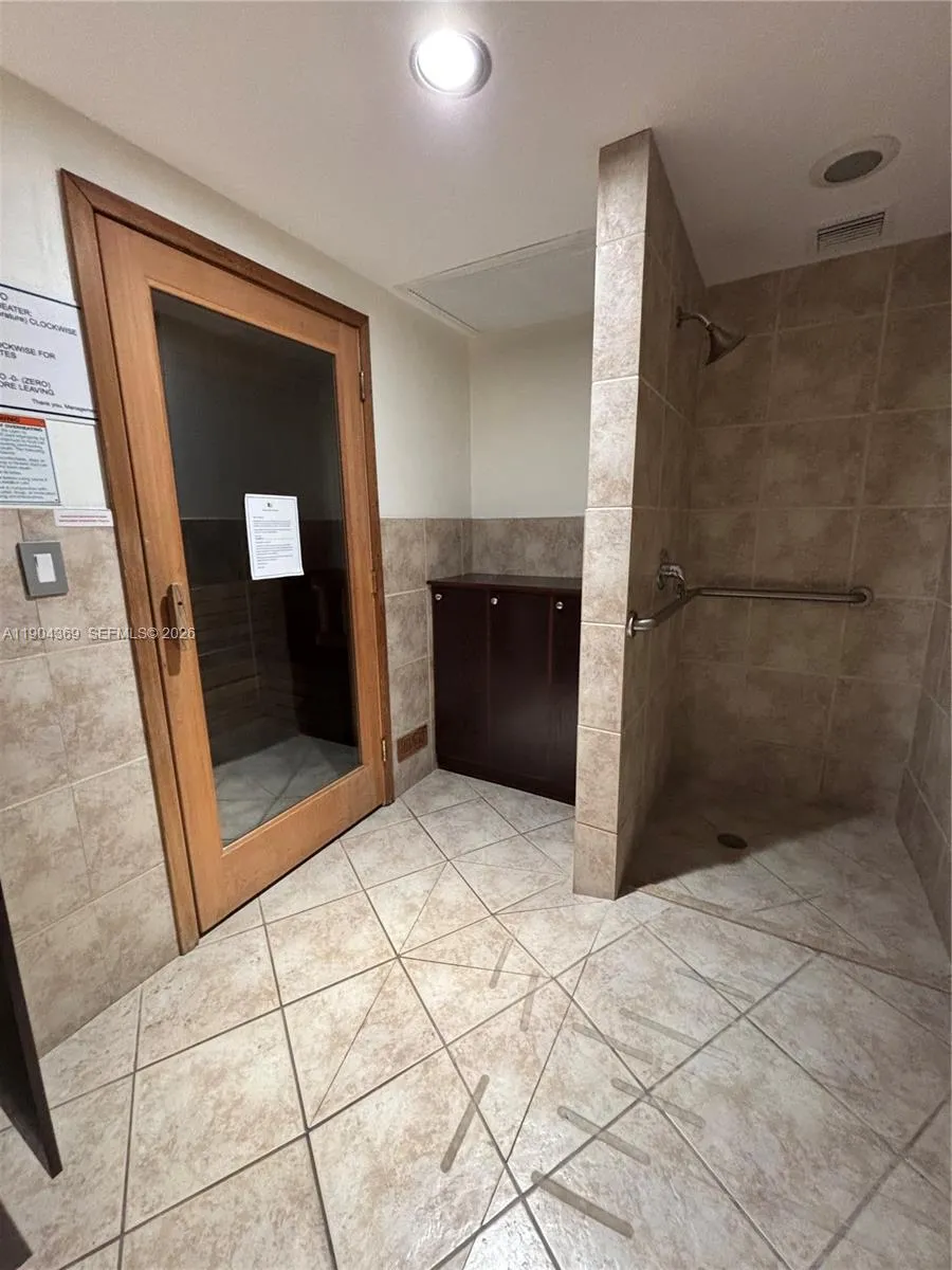 3300 NE 191st St #1403 Aventura, FL 33180