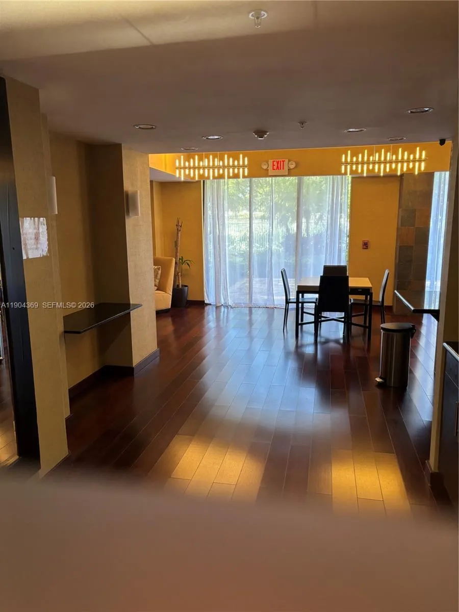 3300 NE 191st St #1403 Aventura, FL 33180