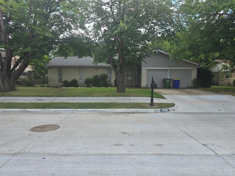 6608 Summertime Lane Watauga, TX 76148