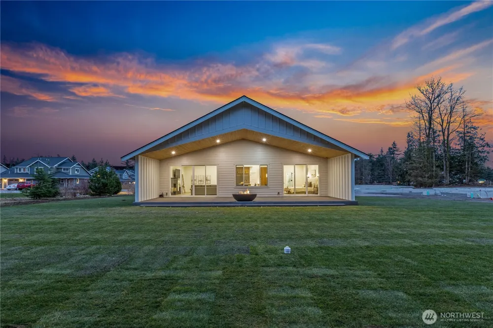 6917 Red Ridge Drive Lynden, WA 98264