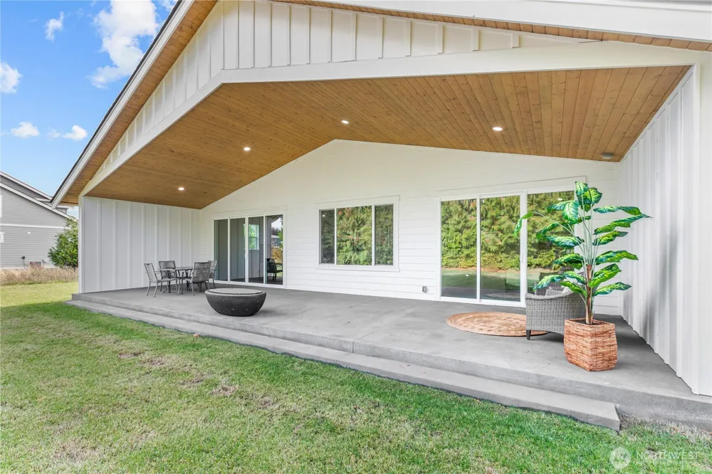 6917 Red Ridge Drive Lynden, WA 98264
