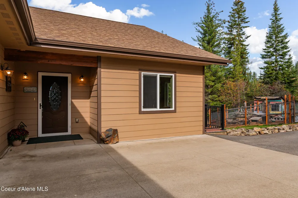 833 Drummond Peak Road Kingston, ID 83839